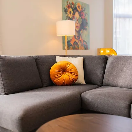 Alphabet - Zwart Janstraat 43 アパート