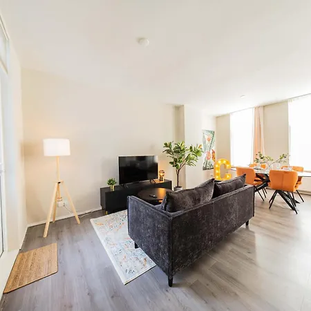 Alphabet - Zwart Janstraat 43 ロッテルダム