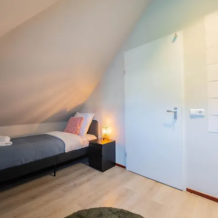 Apartamento Zwart Janstraat *