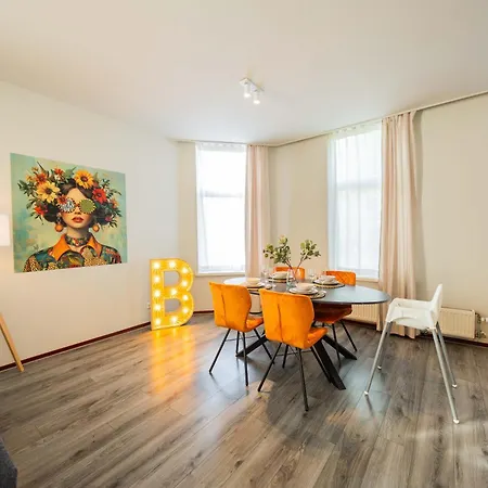 Alphabet - Zwart Janstraat 43 Apartament Rotterdam