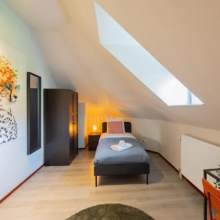 Apartament Alphabet - Zwart Janstraat 43