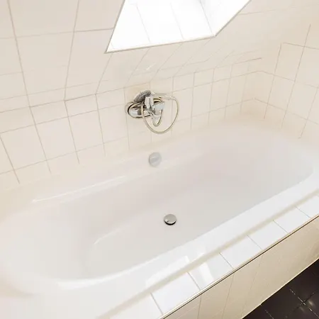 Alphabet - Zwart Janstraat 43 * روتردام