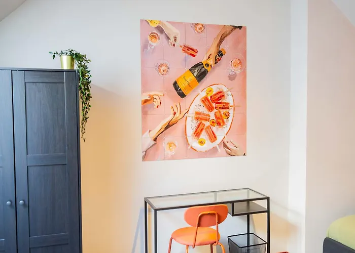 Apartamento Alphabet - Zwart Janstraat 43 *