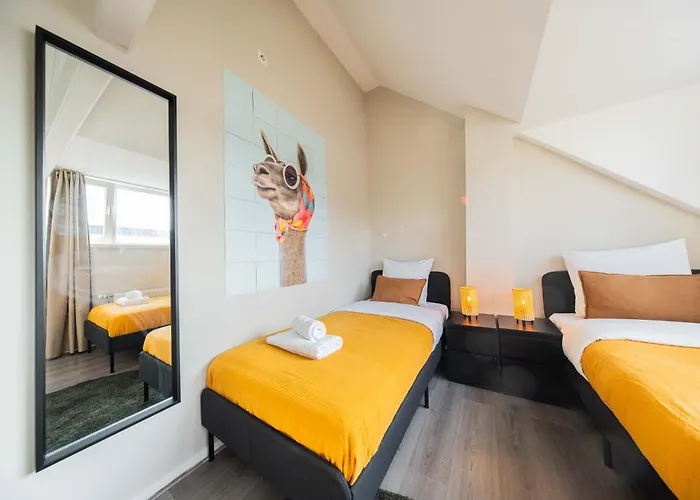 Apartamento Alphabet - Zwart Janstraat 43 *