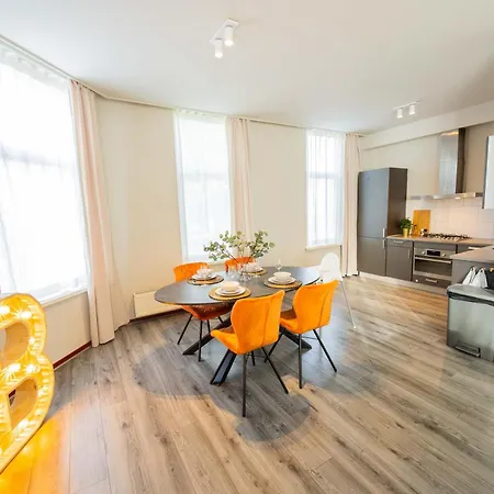 Alphabet - Zwart Janstraat 43 Apartman *