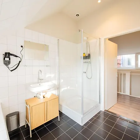 Alphabet - Zwart Janstraat 43 Apartman