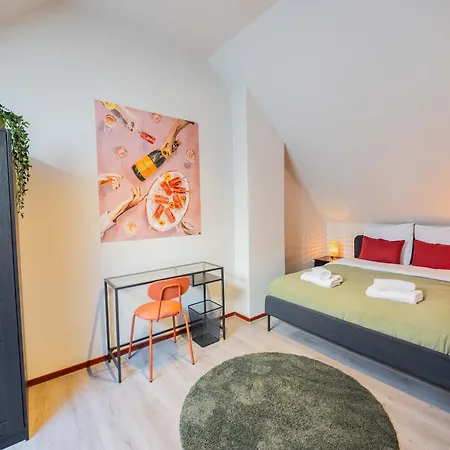 Apartman Alphabet - Zwart Janstraat 43