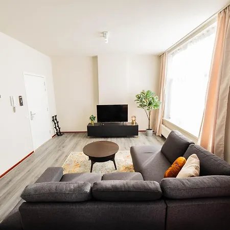 Alphabet - Zwart Janstraat 43 Rotterdam