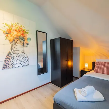 Apartman Alphabet - Zwart Janstraat 43 *