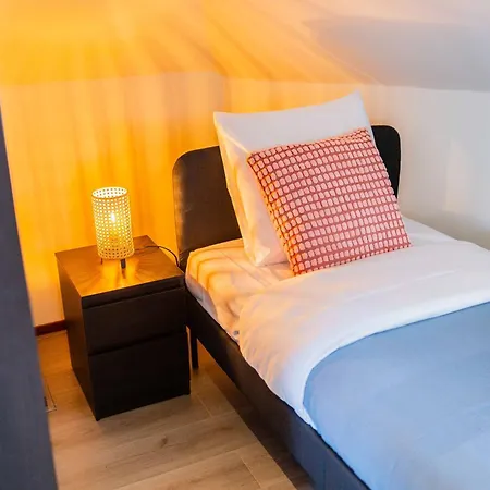 Alphabet - Zwart Janstraat 43 Rotterdam