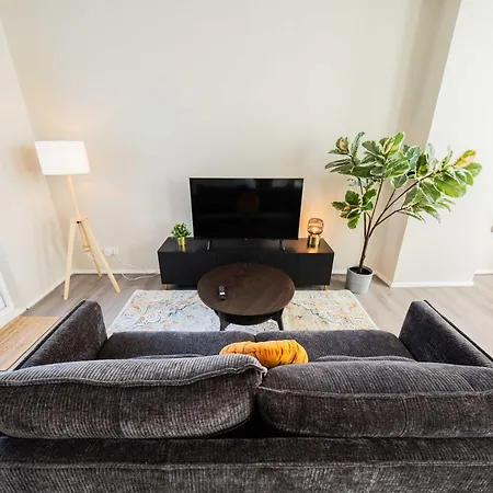 Apartman Alphabet - Zwart Janstraat 43 *